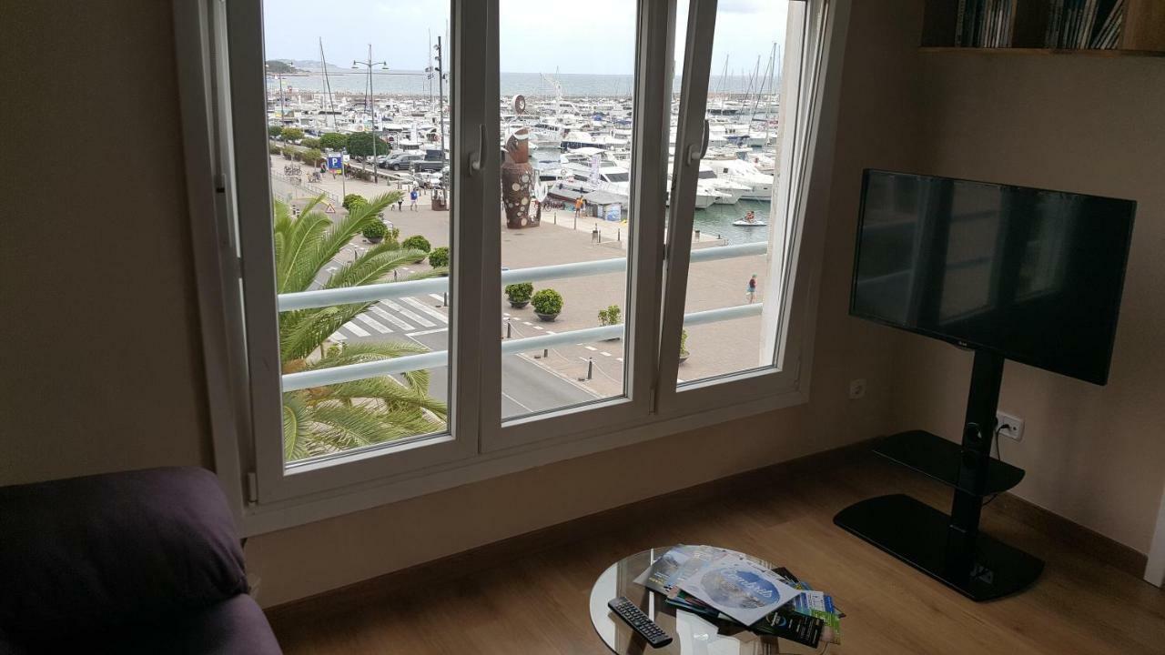 Apartament Marina Port Камбрильс Экстерьер фото