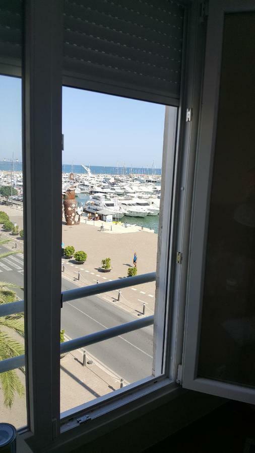 Apartament Marina Port Камбрильс Экстерьер фото